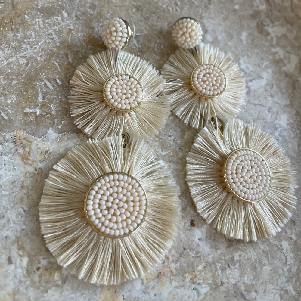 IVORY Teared Earrings ✨